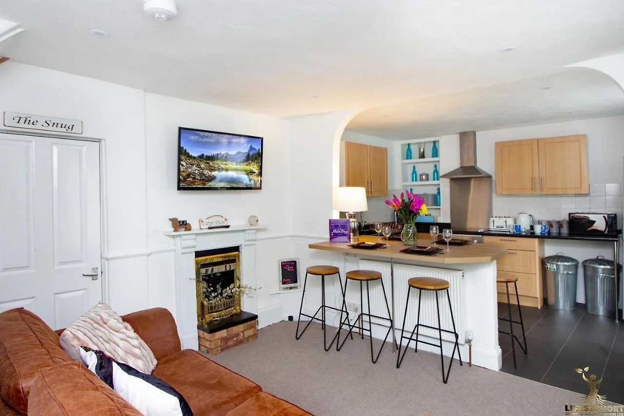 Modern Quirky Exeter City Cottage 2 Min Walk - Shops Holiday home
